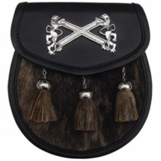 Seal Skin Sporran Rampant Lion Badge on Leather Flap Chain Straps included.